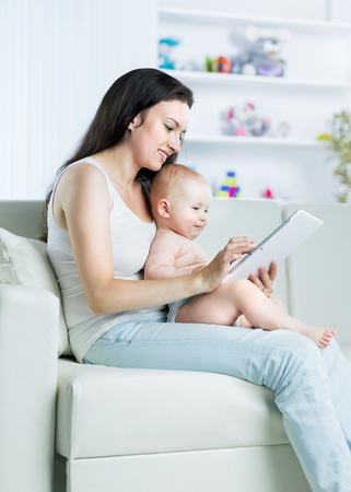 How Reading Aloud Helps Strengthen Parent-Baby Bonding