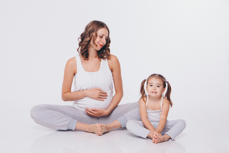 Pregnancy and Skin Care: Safe and Unsafe Ingredients for Expecting Moms