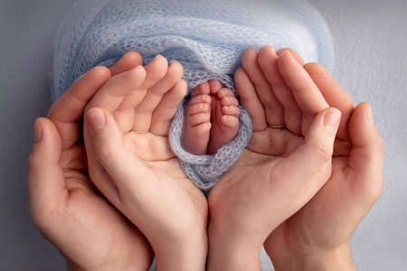 Water Birth: Benefits, Risks, and What You Need to Know