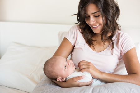 Structured Carrier vs. Wrap: Which Baby Carrier is Right for You?