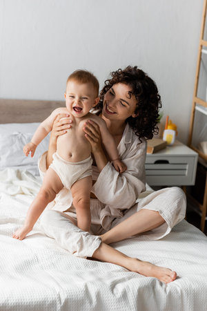 Best Practices for Washing Clothes and Bedding to Minimize Allergies