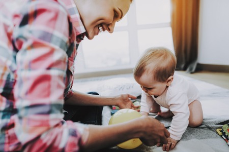 How to Bottle-Feed a Newborn: Tips for Proper Technique and Bonding